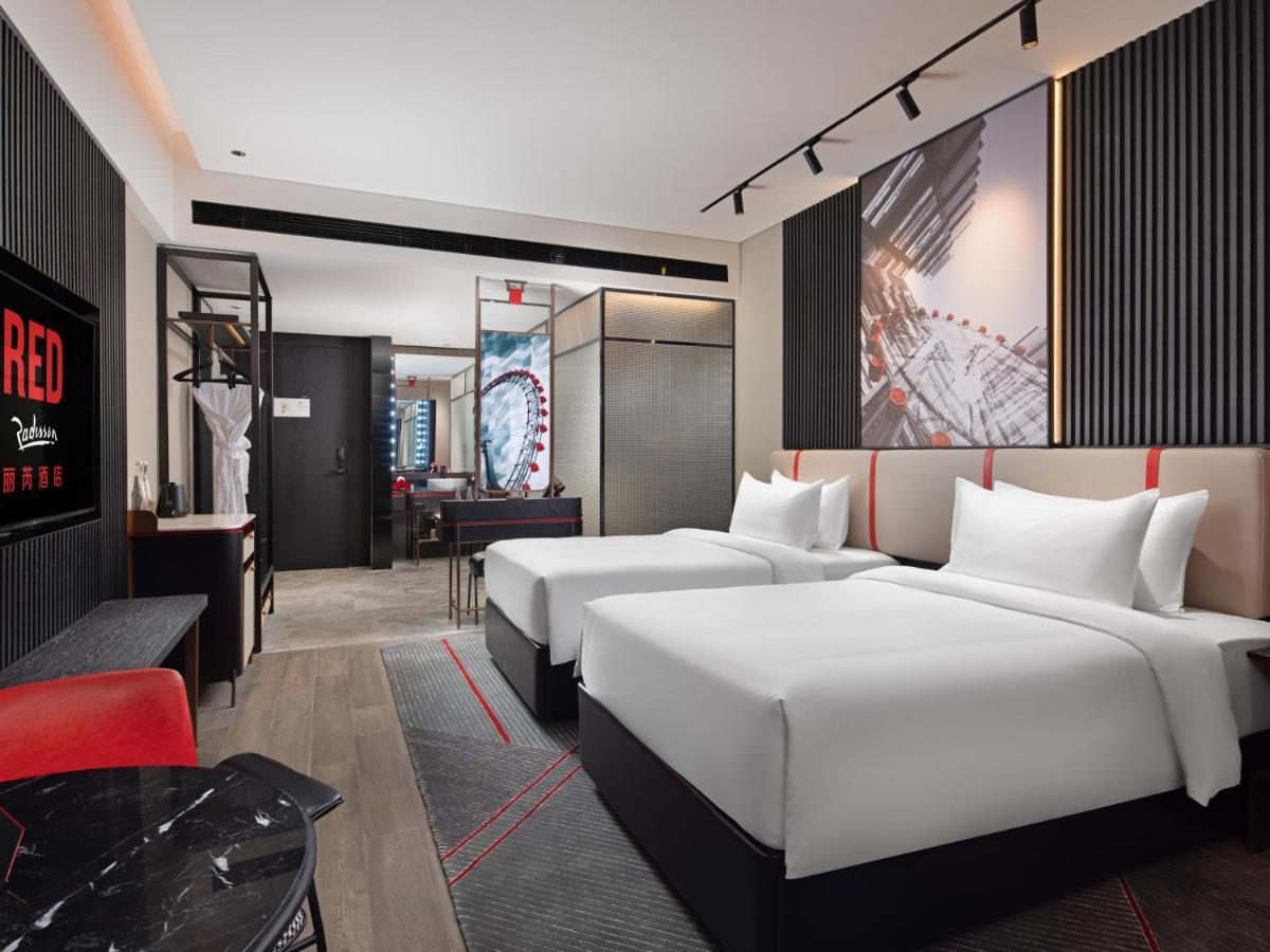 Radisson Red Hotel Zhuhai Gongbei Port Extérieur photo