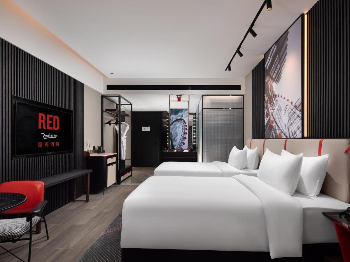 Radisson Red Hotel Zhuhai Gongbei Port Extérieur photo
