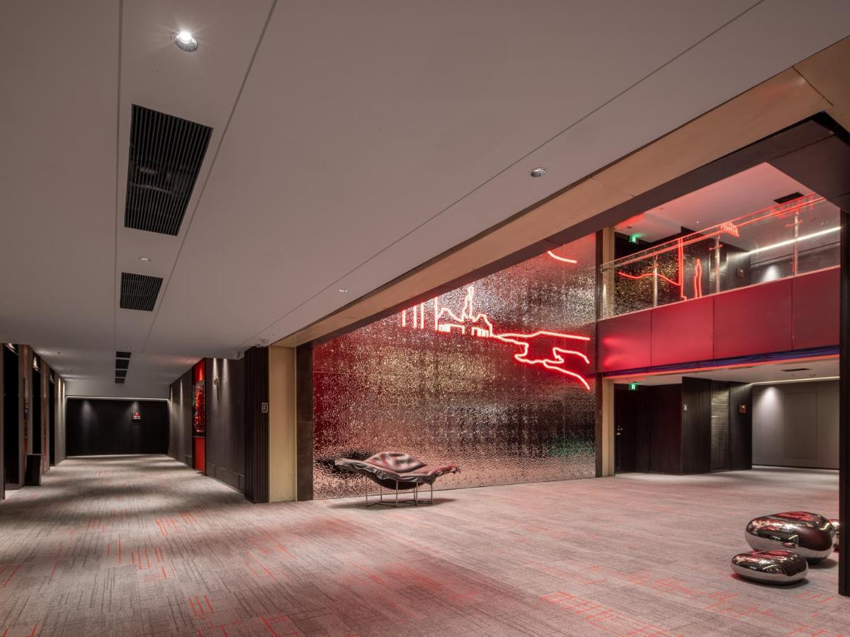Radisson Red Hotel Zhuhai Gongbei Port Extérieur photo