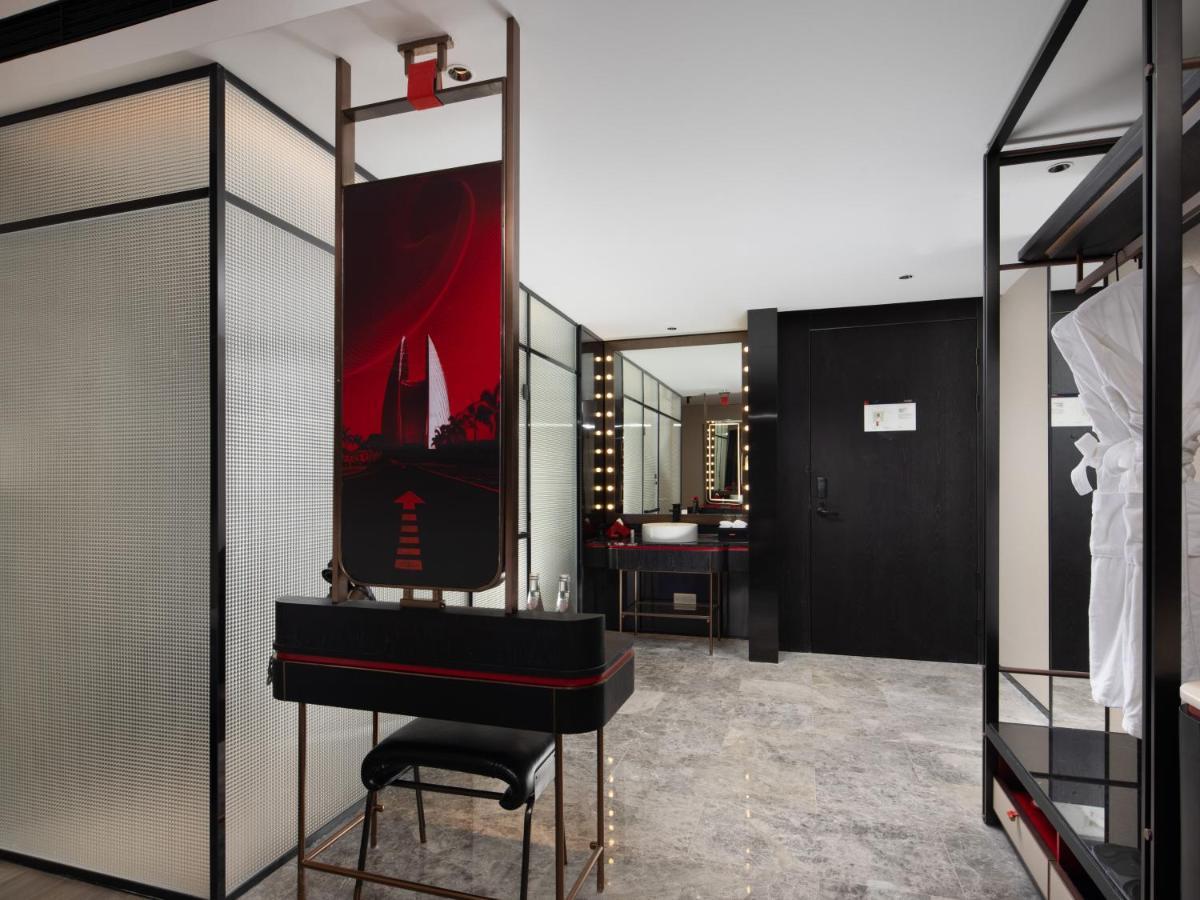 Radisson Red Hotel Zhuhai Gongbei Port Extérieur photo