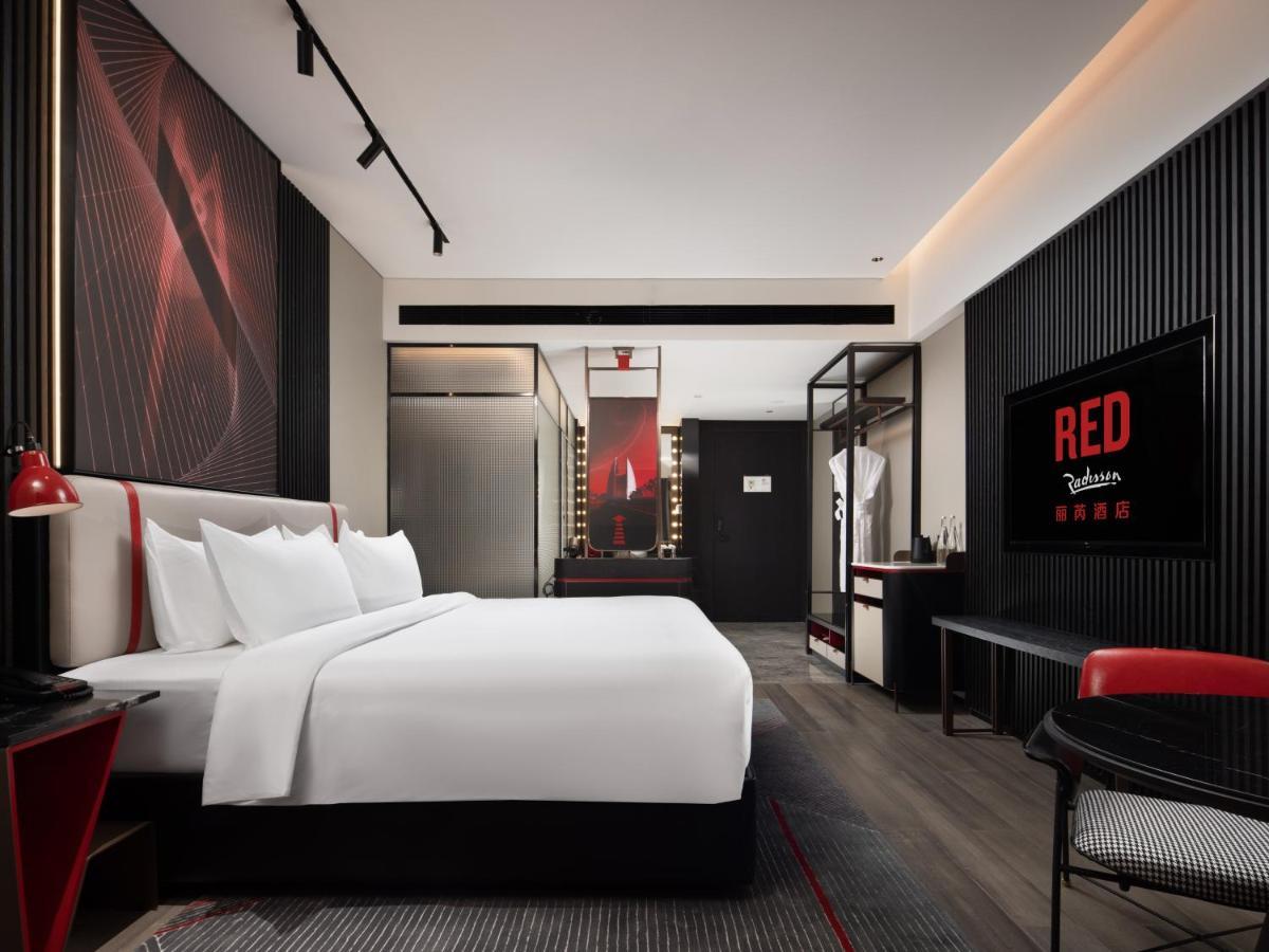 Radisson Red Hotel Zhuhai Gongbei Port Extérieur photo