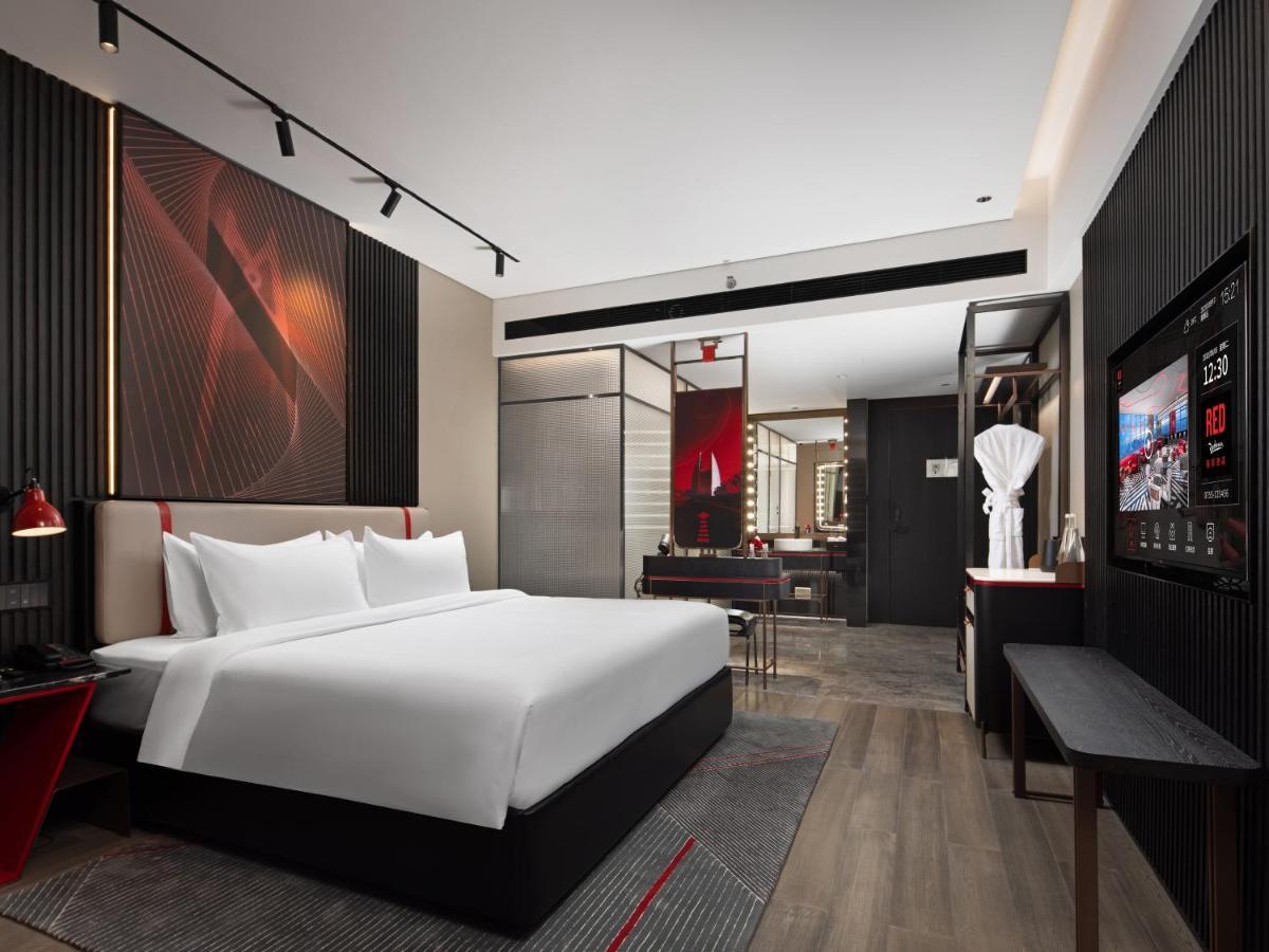 Radisson Red Hotel Zhuhai Gongbei Port Extérieur photo