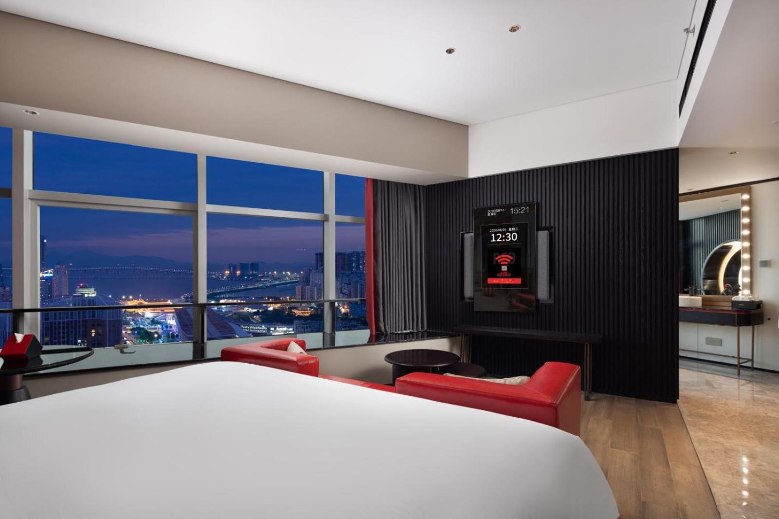 Radisson Red Hotel Zhuhai Gongbei Port Extérieur photo