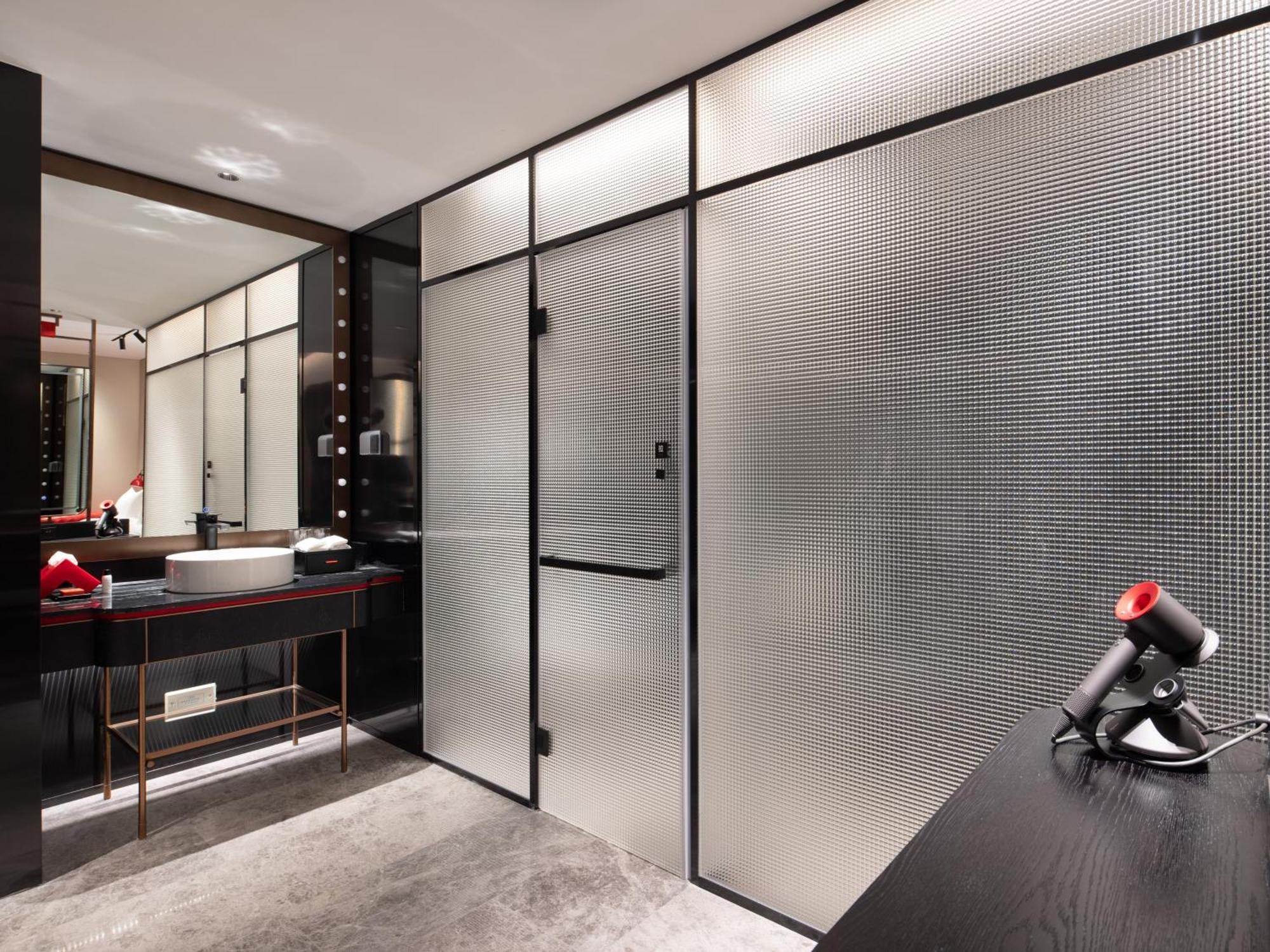 Radisson Red Hotel Zhuhai Gongbei Port Extérieur photo